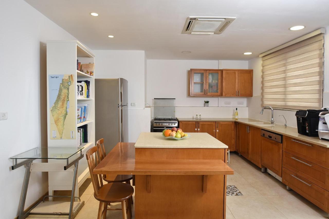Levication 2 Bedrooms Pool&Jacuzzi 티베리아 외부 사진