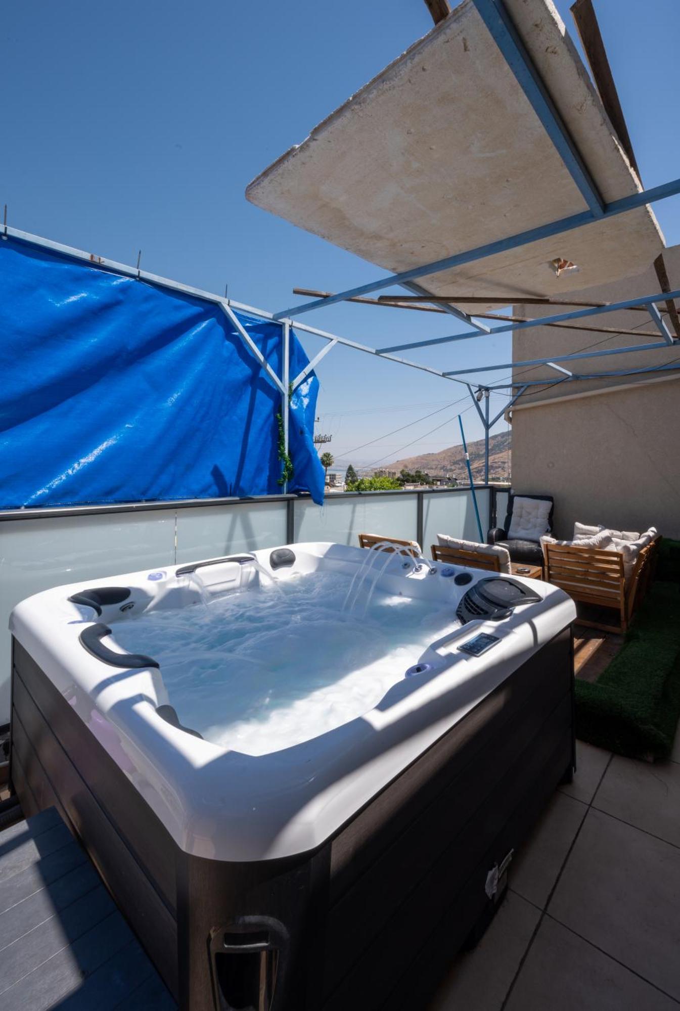 Levication 2 Bedrooms Pool&Jacuzzi 티베리아 외부 사진